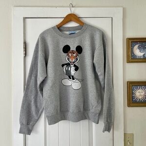 Size M Super Ready Cat & Mouse Crewneck Sweatshirt Pre-shrunk